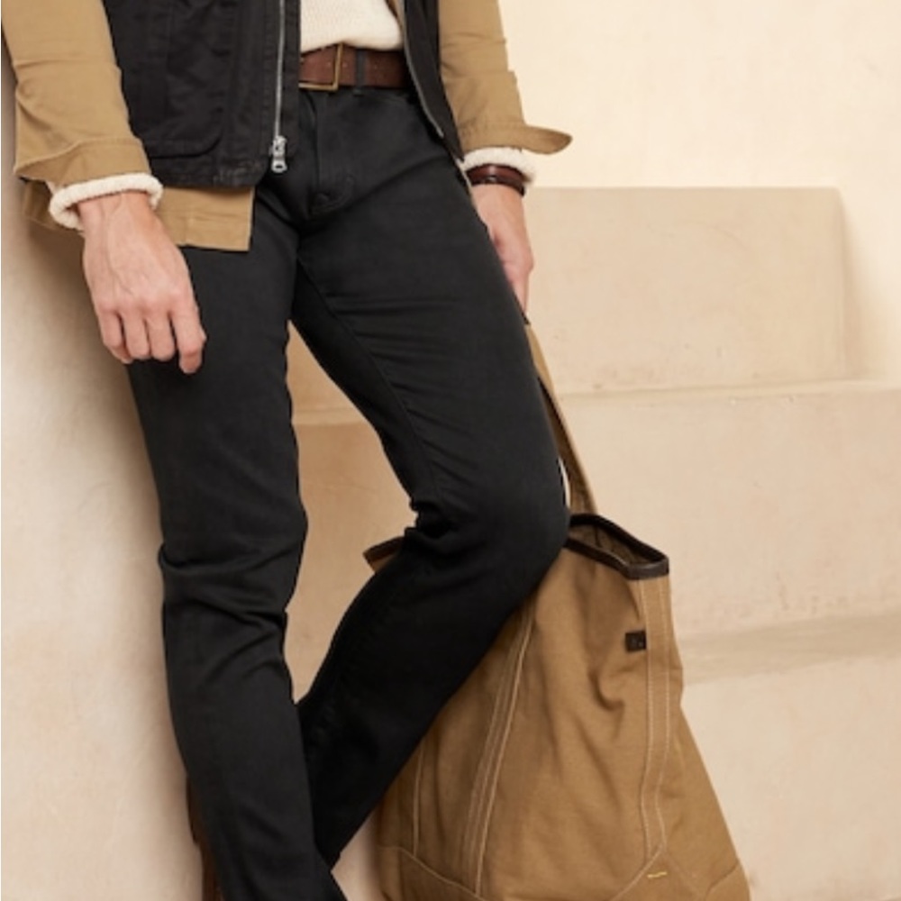 BANANA REPUBLIC SLIM LUXE TRAVELER BLACK JEAN, Color: True Black, Size: 36W 34L